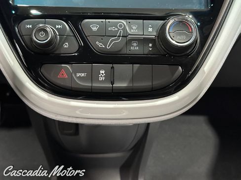 Used 2018 Chevrolet Bolt LT FWD image 38