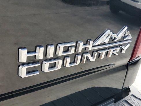 Certified 2022 Chevrolet Silverado 3500 High Country w/ Technology Package image 9