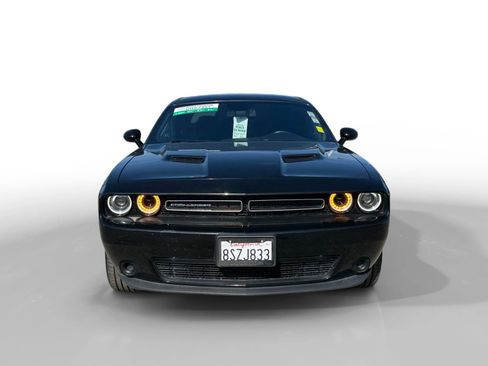 Used 2020 Dodge Challenger SXT image 8