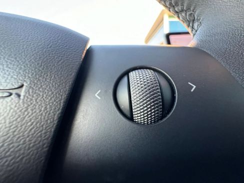 Used 2024 Tesla Model Y Long Range image 37