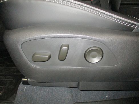 New 2025 GMC Sierra EV Denali image 18