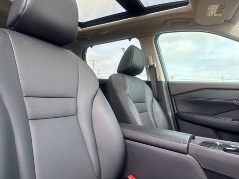 Certified 2023 Nissan Rogue SV w/ SV Premium B Package FWD image 27