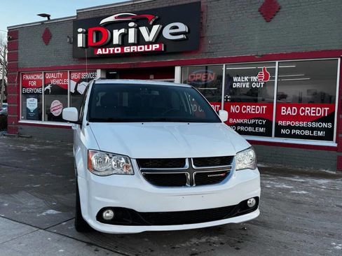 Used 2017 Dodge Grand Caravan GT image 1