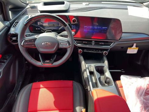 New 2025 Chevrolet Equinox EV RS image 7