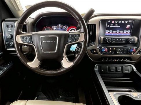 Used 2016 GMC Sierra 2500 Denali w/ Duramax Plus Package AWD/4WD image 4