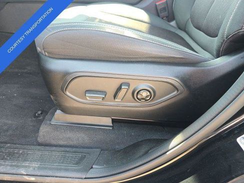 Certified 2023 Jeep Grand Cherokee Laredo AWD/4WD image 12