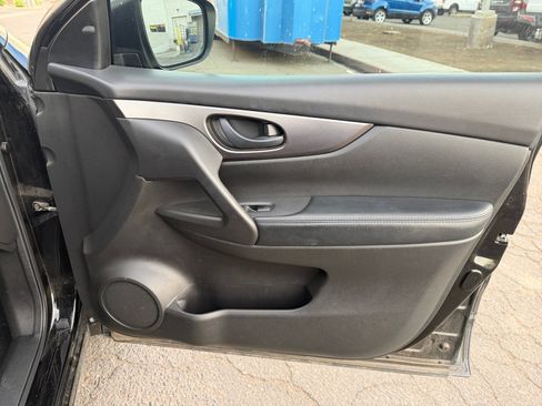 Used 2020 Nissan Rogue Sport S w/ Appearance Package FWD image 31