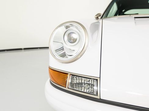 Used 1991 Porsche 911 Carrera image 90
