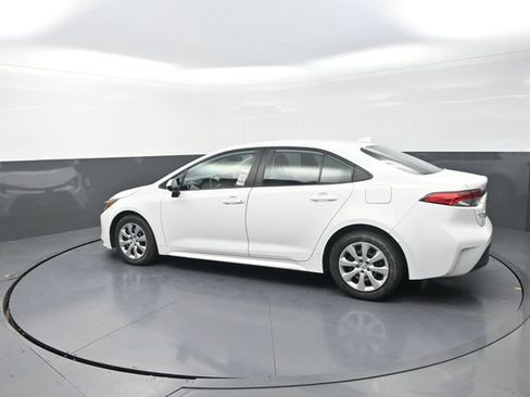 Used 2024 Toyota Corolla LE FWD image 47