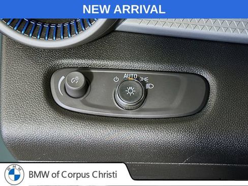 Used 2025 Chevrolet Trax LS w/ LS Convenience Package FWD image 11