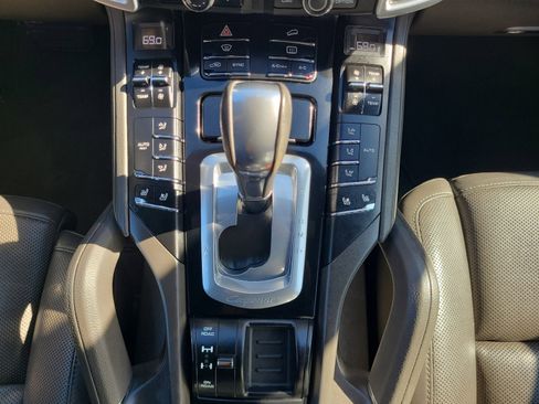 Used 2016 Porsche Cayenne image 16