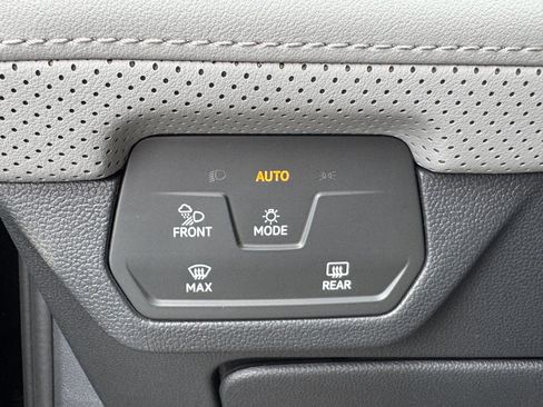 Used 2024 Volkswagen Atlas Peak Edition SEL AWD/4WD image 53