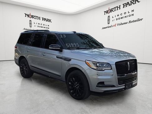 Used 2023 Lincoln Navigator Reserve RWD image 8