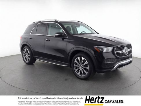 Used 2024 Mercedes-Benz GLC 300 4MATIC image 1