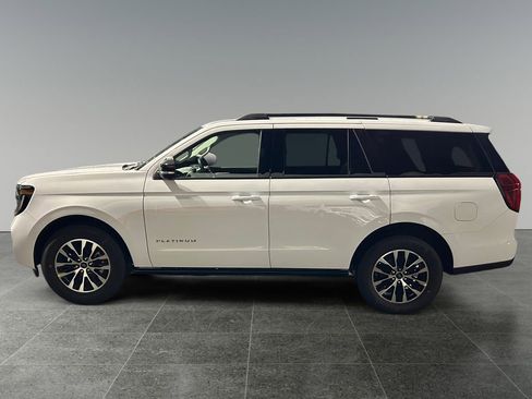 New 2025 Ford Expedition Platinum image 4