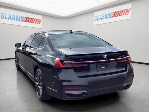 Used 2022 BMW M760i xDrive w/ Luxury Rear Seating Package image 5