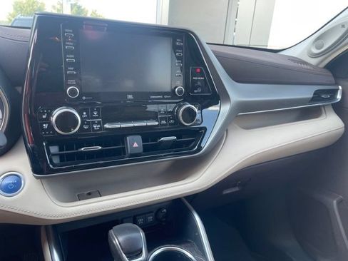 Used 2020 Toyota Highlander Limited AWD/4WD image 45