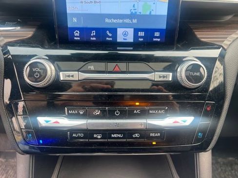 Used 2023 Ford Explorer Limited w/ Limited Technology Package AWD/4WD image 31