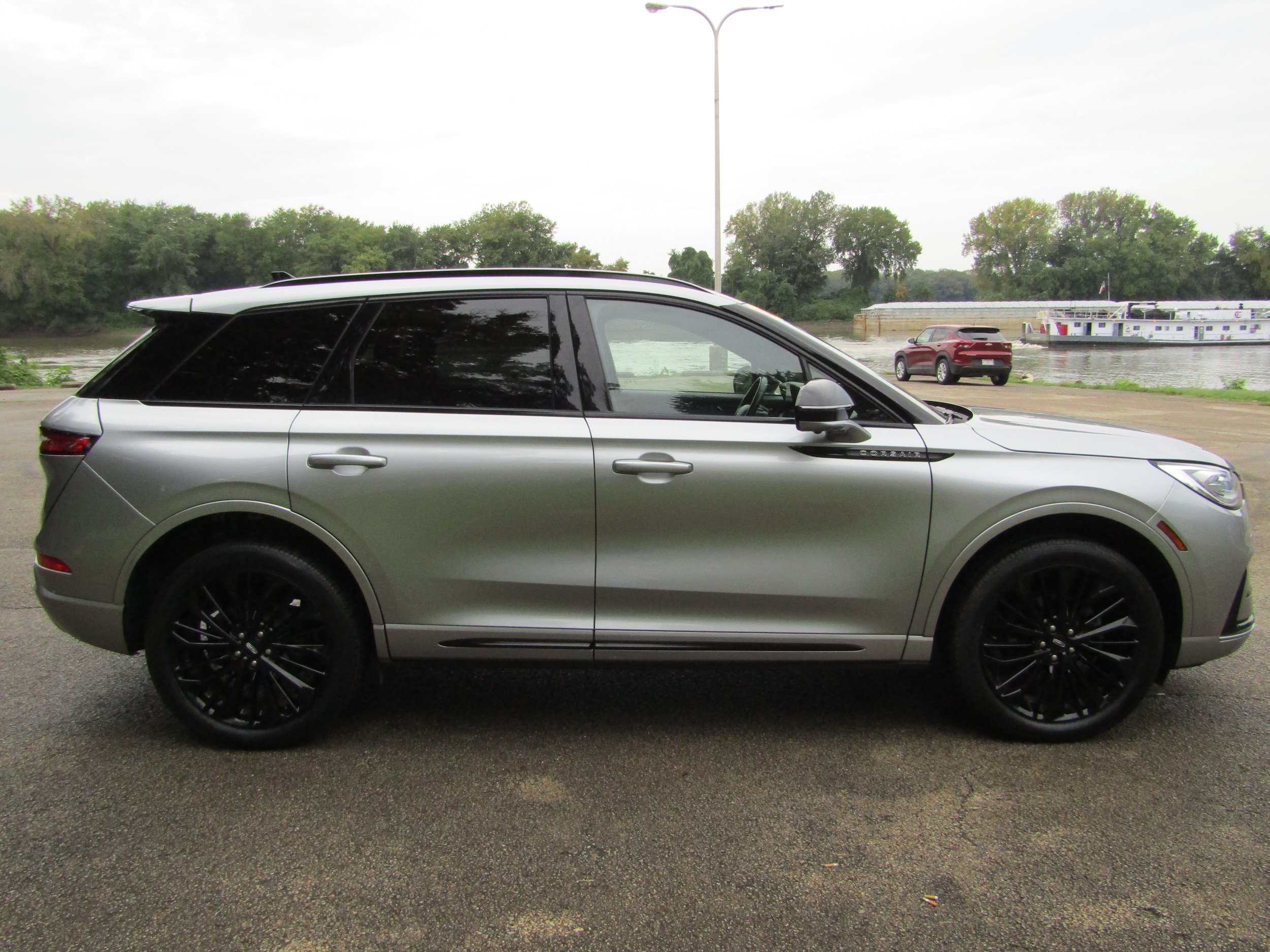 Used 2024 Lincoln Corsair Reserve w/ Equipment Group 201A AWD/4WD image 5