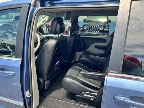 Used 2012 Chrysler Town & Country Touring w/ Entertainment Group #1 image 14