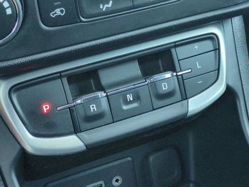 Used 2024 GMC Terrain SLE FWD image 15