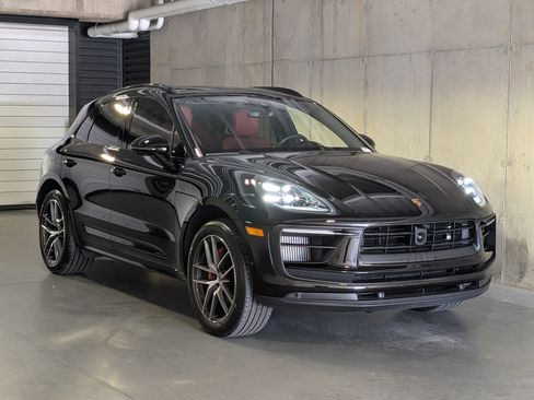 Certified 2025 Porsche Macan S AWD/4WD image 52
