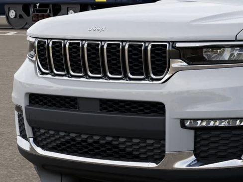 New 2025 Jeep Grand Cherokee L Limited image 11