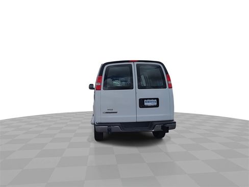 Certified 2021 Chevrolet Express 2500 w/ Driver Convenience Package image 7