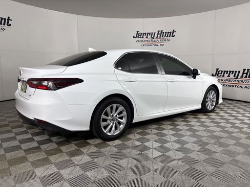 Used 2021 Toyota Camry LE FWD image 6