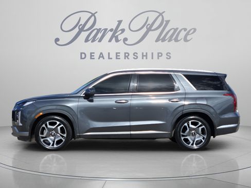 Used 2023 Hyundai Palisade Limited AWD/4WD image 2
