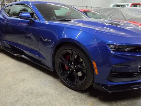 Used 2021 Chevrolet Camaro SS image 2