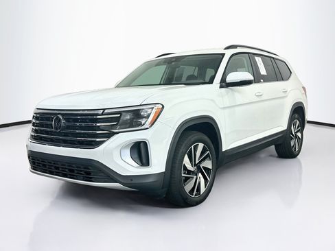 Used 2025 Volkswagen Atlas SE AWD/4WD image 3