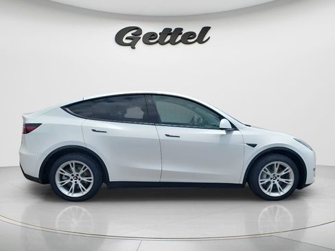 Used 2023 Tesla Model Y Long Range AWD/4WD image 4