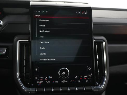 Used 2025 GMC Yukon Denali w/ Sun & Power Step Package AWD/4WD image 20