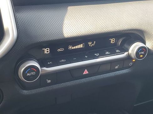 Used 2024 MAZDA CX-50 AWD 2.5 S w/ Preferred Package image 17