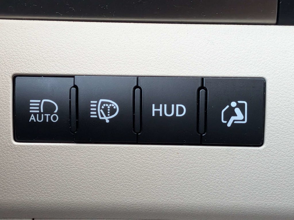 Used 2018 Lexus LX 570 4WD w/ Luxury Package image 32