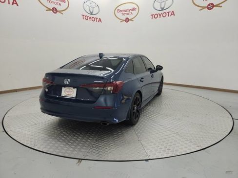 Used 2025 Honda Civic Sport image 8