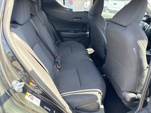 Used 2018 Toyota C-HR XLE FWD image 11