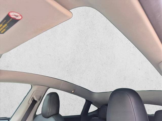 Used 2022 Tesla Model Y Performance AWD/4WD image 10