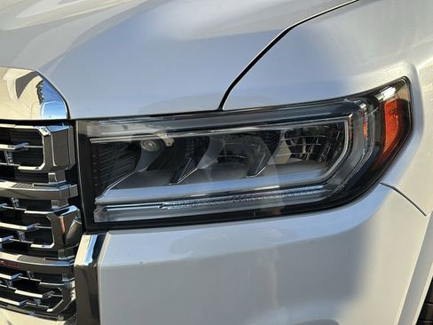 Used 2021 GMC Acadia Denali w/ Denali Technology Package image 6