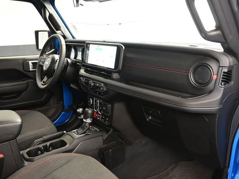 Used 2025 Jeep Gladiator Rubicon image 14