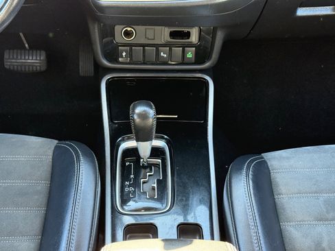 Used 2020 Mitsubishi Outlander SE image 21