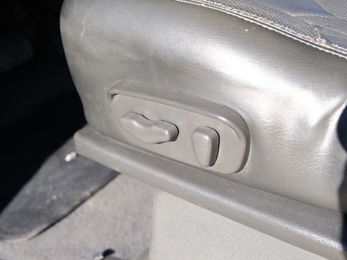 Used 2021 Nissan Frontier PRO-4X w/ Pro-4x Utility Package image 27