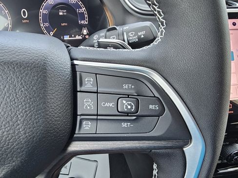 New 2025 Jeep Grand Cherokee Limited w/ Black Appearance Package image 20