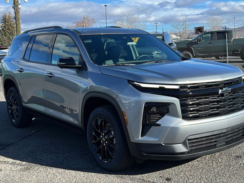 New 2026 Chevrolet Traverse LT w/ Midnight/Sport Edition image 3