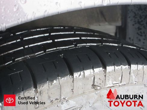 Used 2022 Toyota Corolla SE image 11