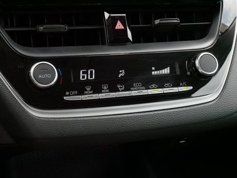 Used 2023 Toyota Corolla LE FWD image 23