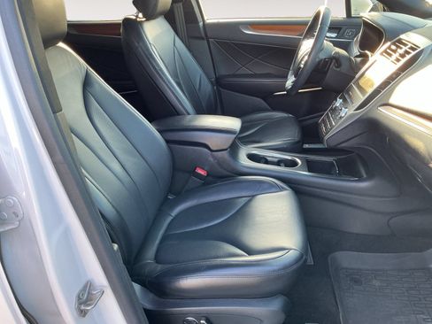 Used 2019 Lincoln MKC Select w/ MKC Climate Package AWD/4WD image 15
