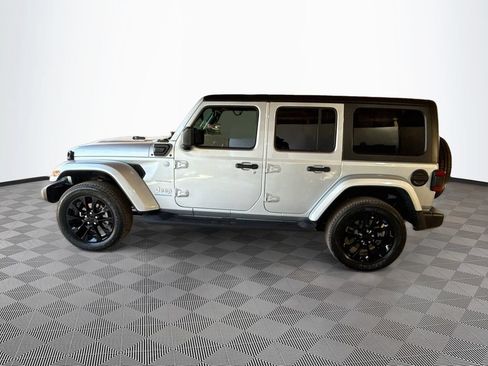 Used 2023 Jeep Wrangler Unlimited Sahara w/ Cold Weather Group AWD/4WD image 9
