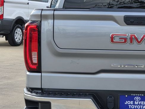 Used 2025 GMC Sierra 1500 SLT RWD image 10
